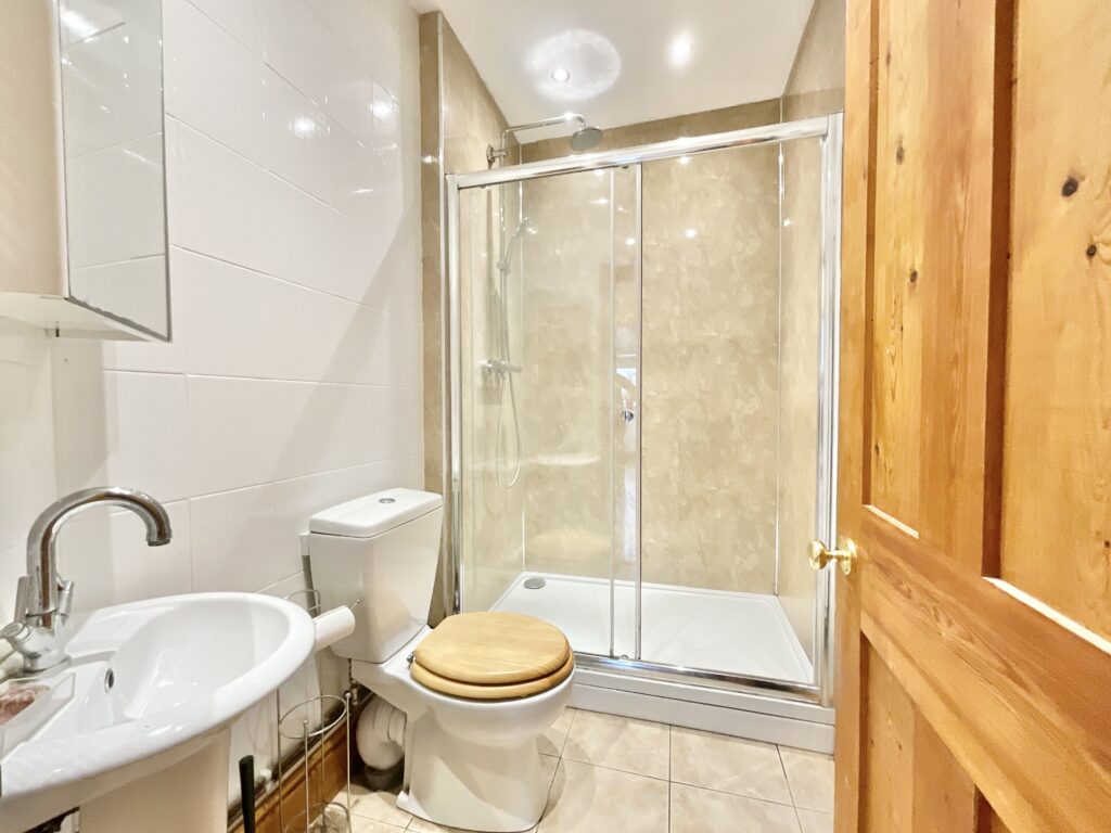 Whitgreave Lane, Whitgreave, ST18