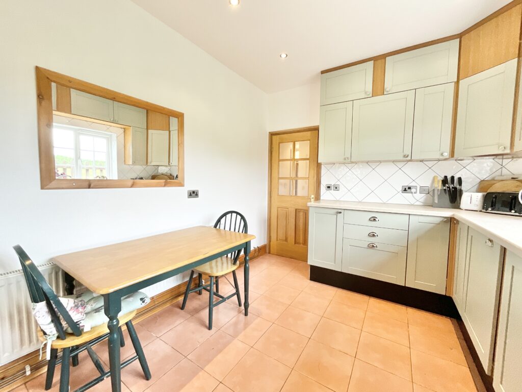 Whitgreave Lane, Whitgreave, ST18