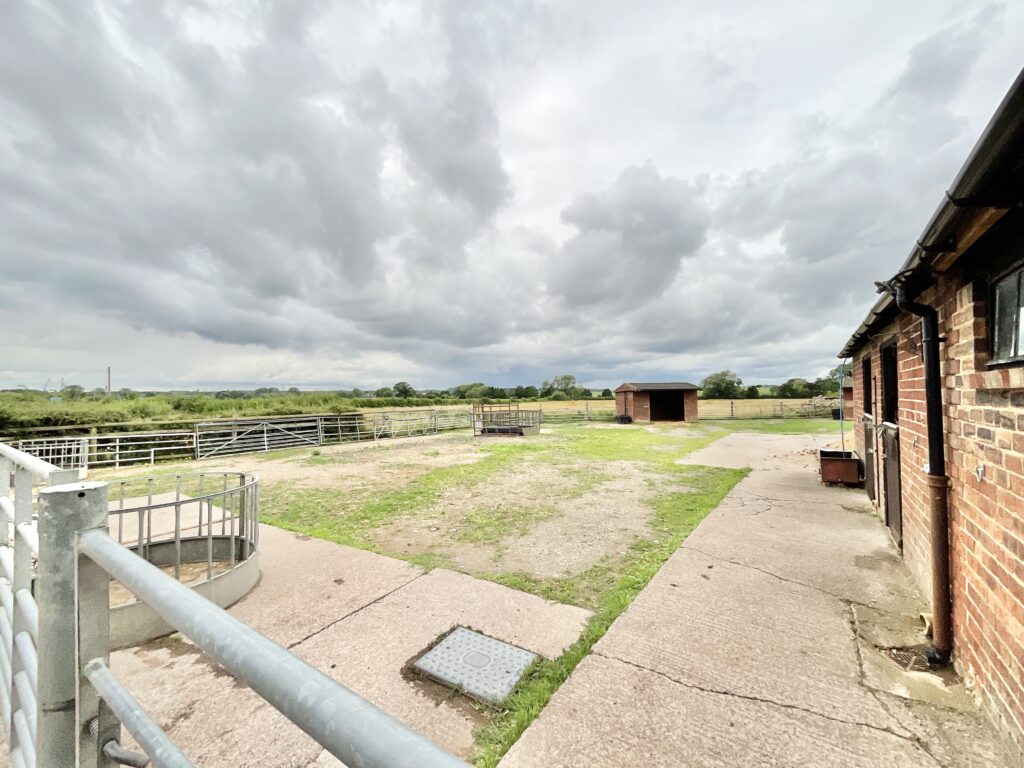 Whitgreave Lane, Whitgreave, ST18