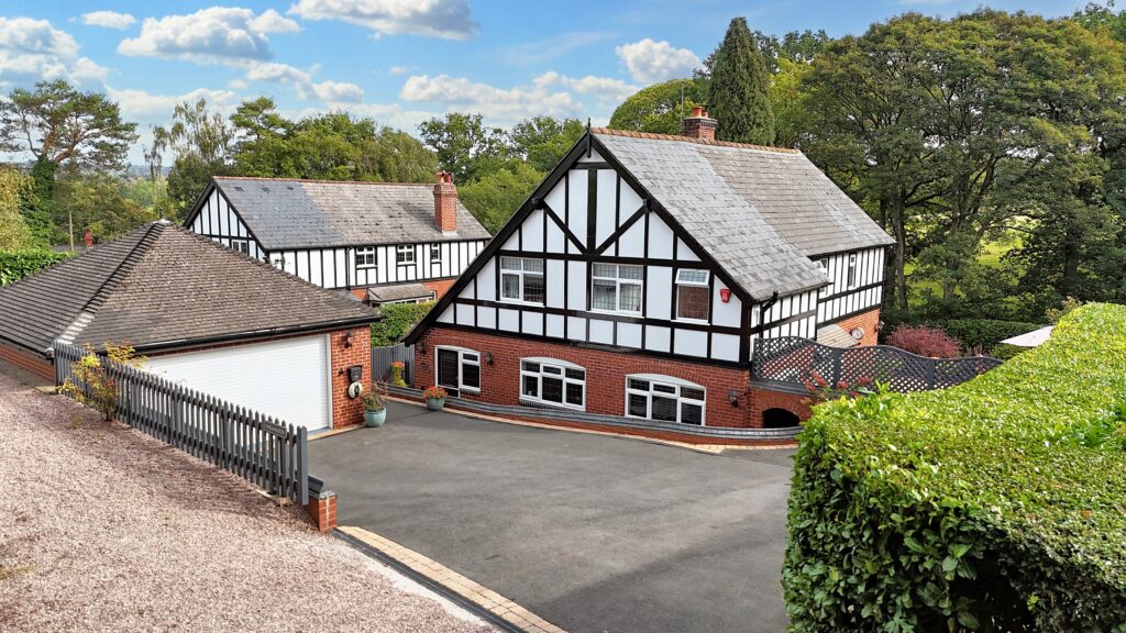 Chase Lane, Tittensor, ST12