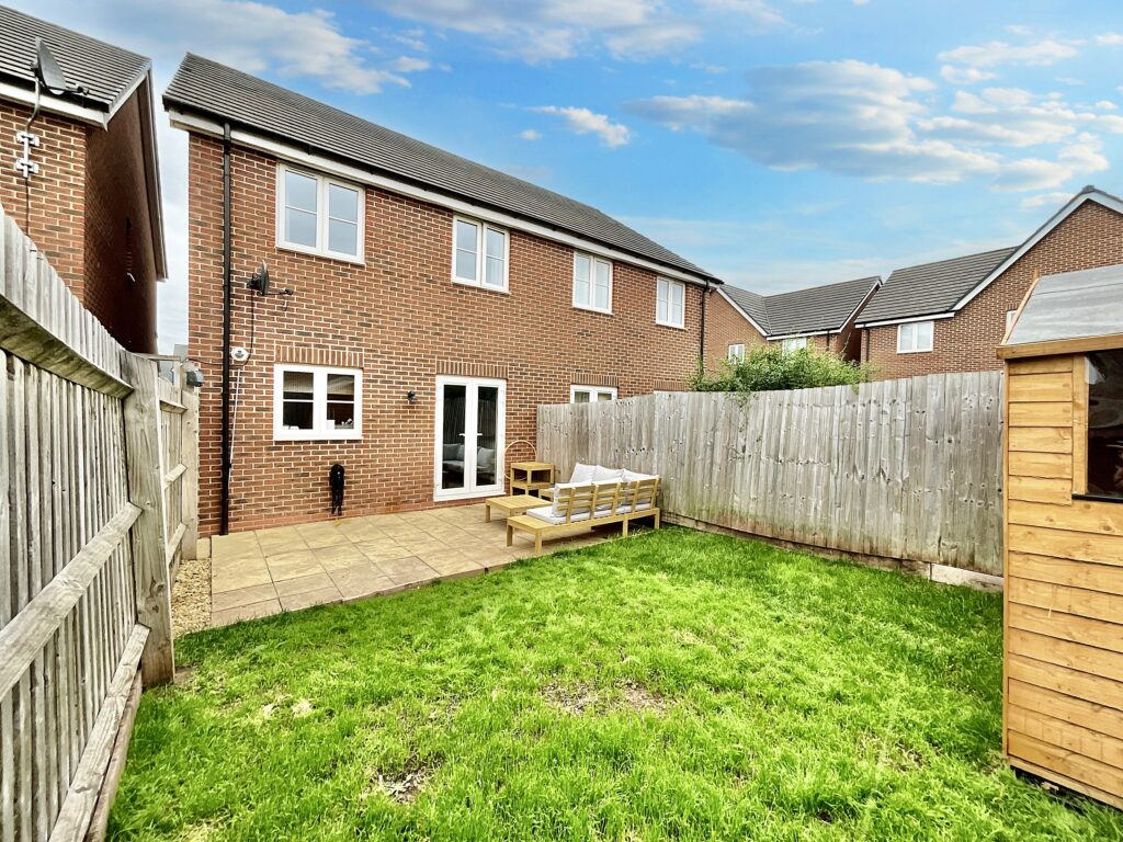 Gateway Avenue, Baldwins Gate, ST5