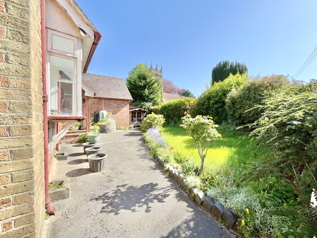 Newport Road, Haughton, ST18