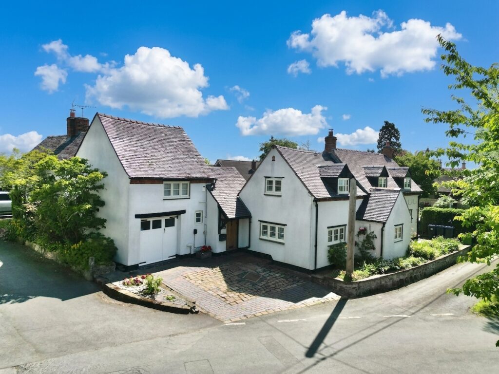 Smithy Lane, Bradley, ST18