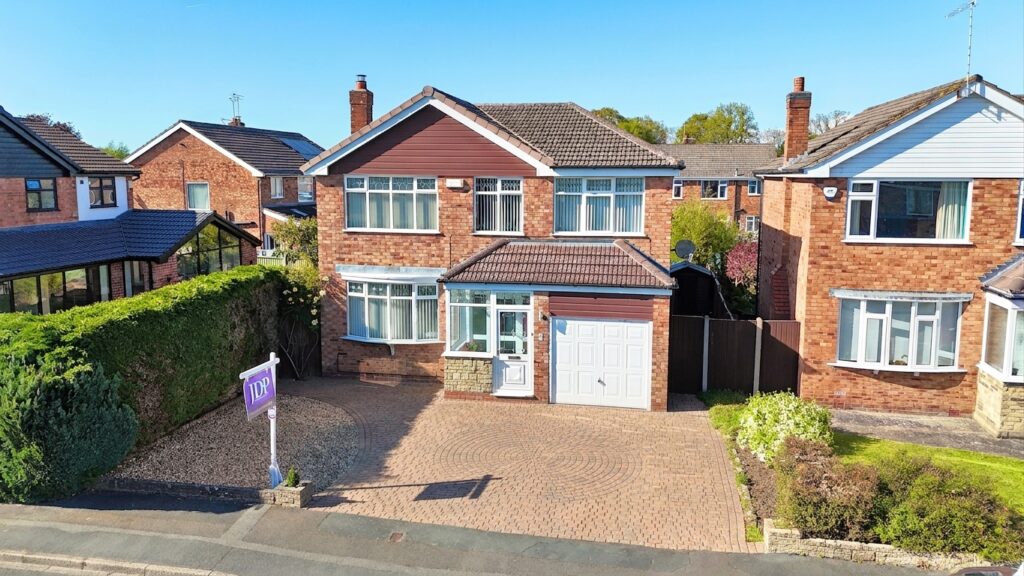 Holyrood Drive, Wistaston, CW2