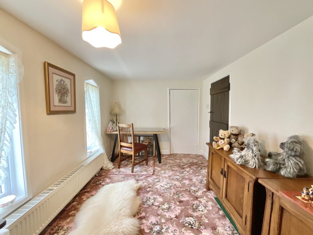 London Road, Weston, ST18