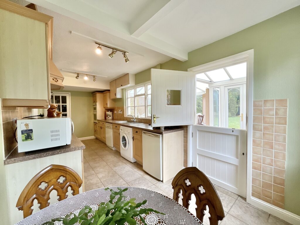 London Road, Weston, ST18