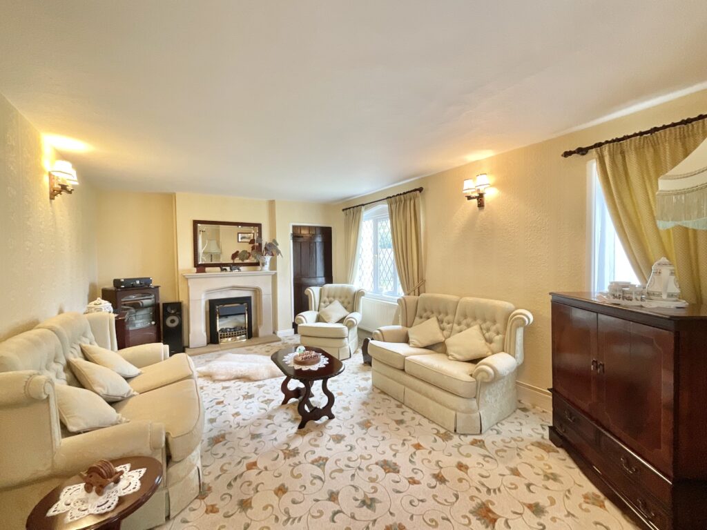 London Road, Weston, ST18