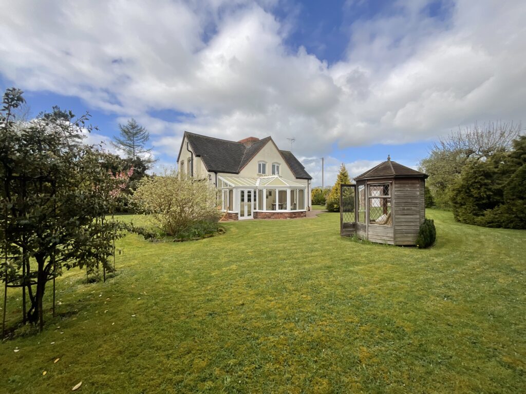 London Road, Weston, ST18