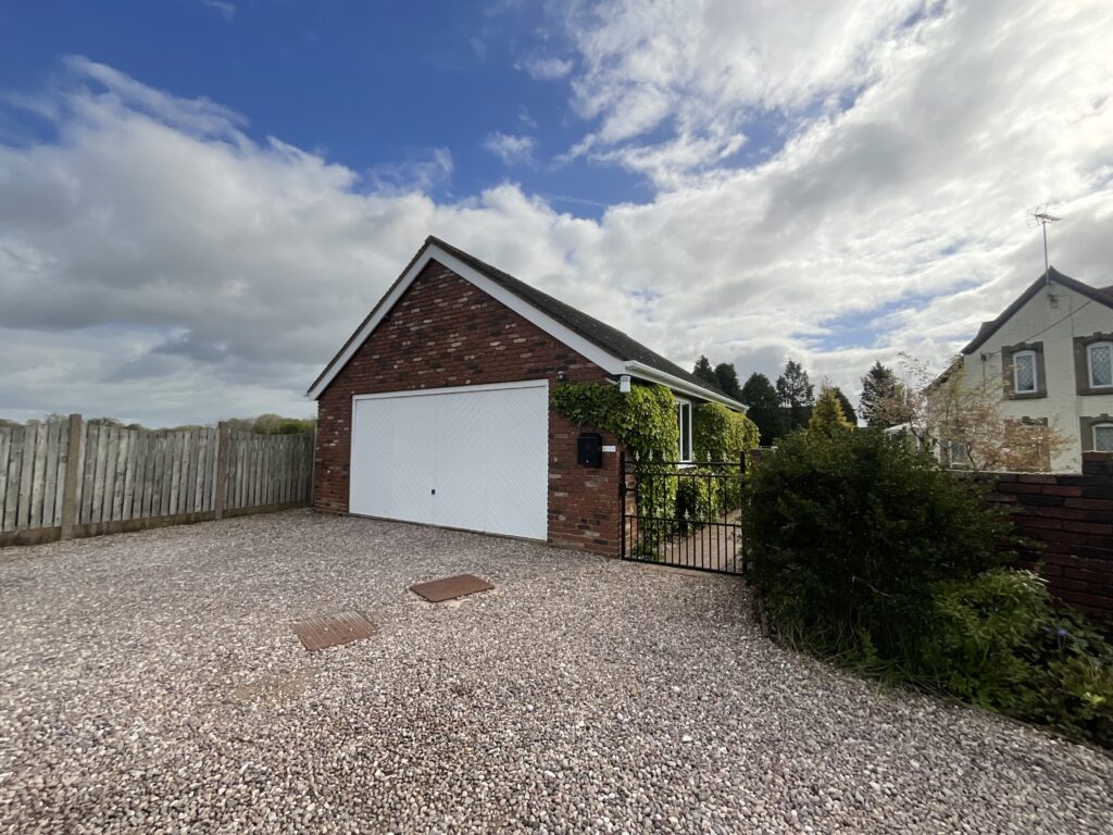 London Road, Weston, ST18