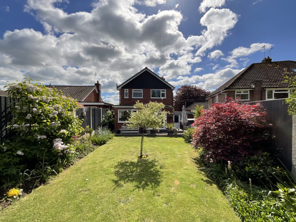 Rock Crescent, Oulton, ST15