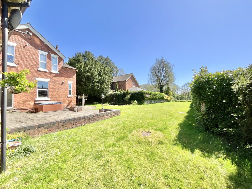 Moss Lane, Yarnfield, ST15