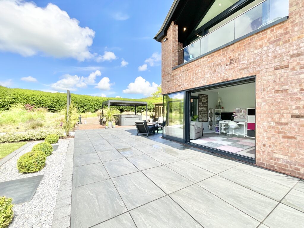 Acton, Newcastle, ST5