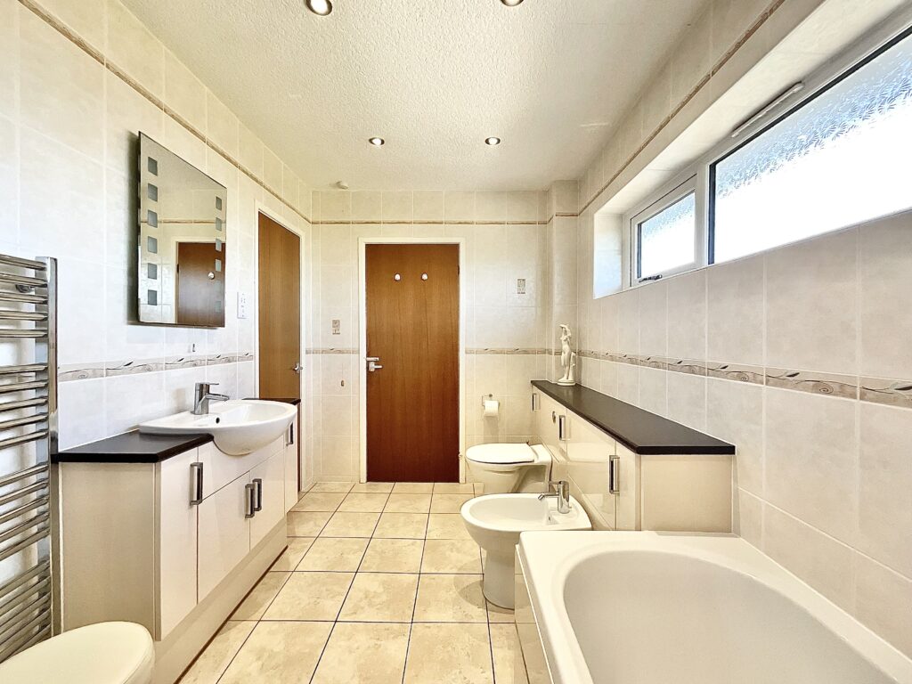 Harewood Close, Cheadle, ST10
