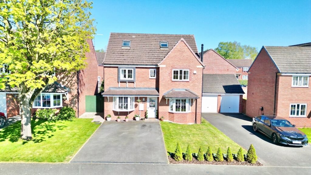 Yarnfield Parkway, Yarnfield, ST15