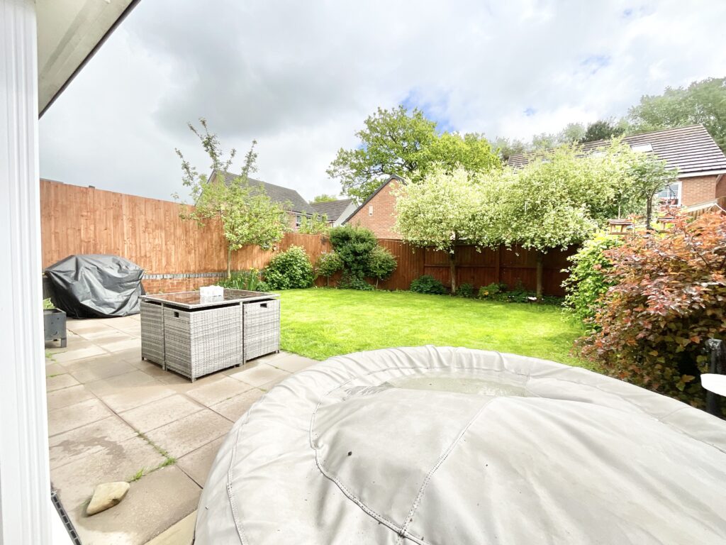 Dorney Close, Yarnfield, ST15
