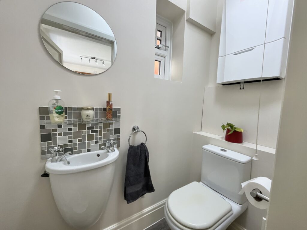 New Close Avenue, Forsbrook, ST11
