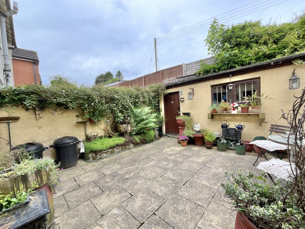 The Island, Tean, ST10