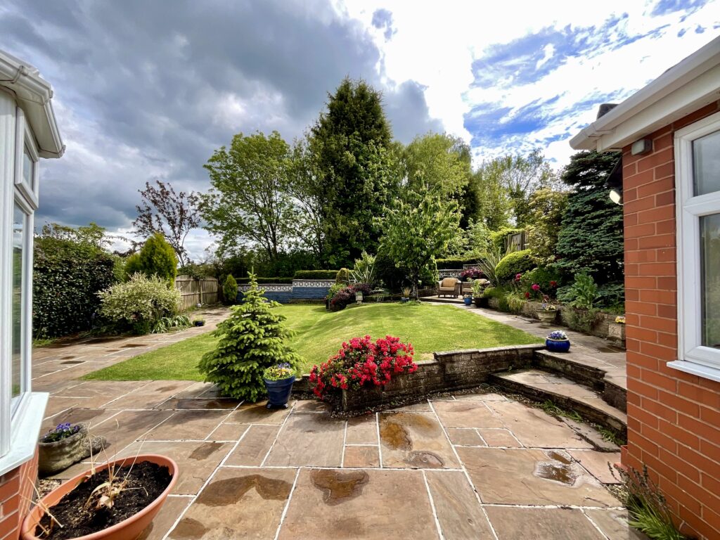 Bury Bank, Meaford, ST15
