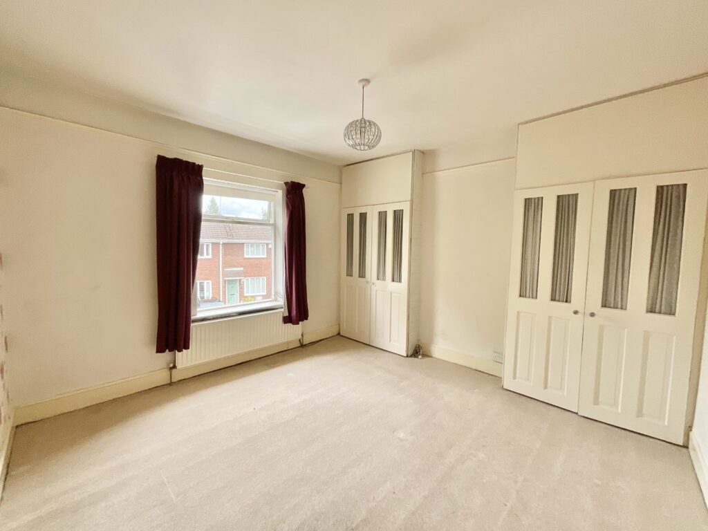 The Avenue, Stone, ST15