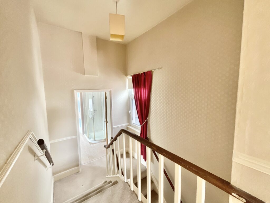 The Avenue, Stone, ST15