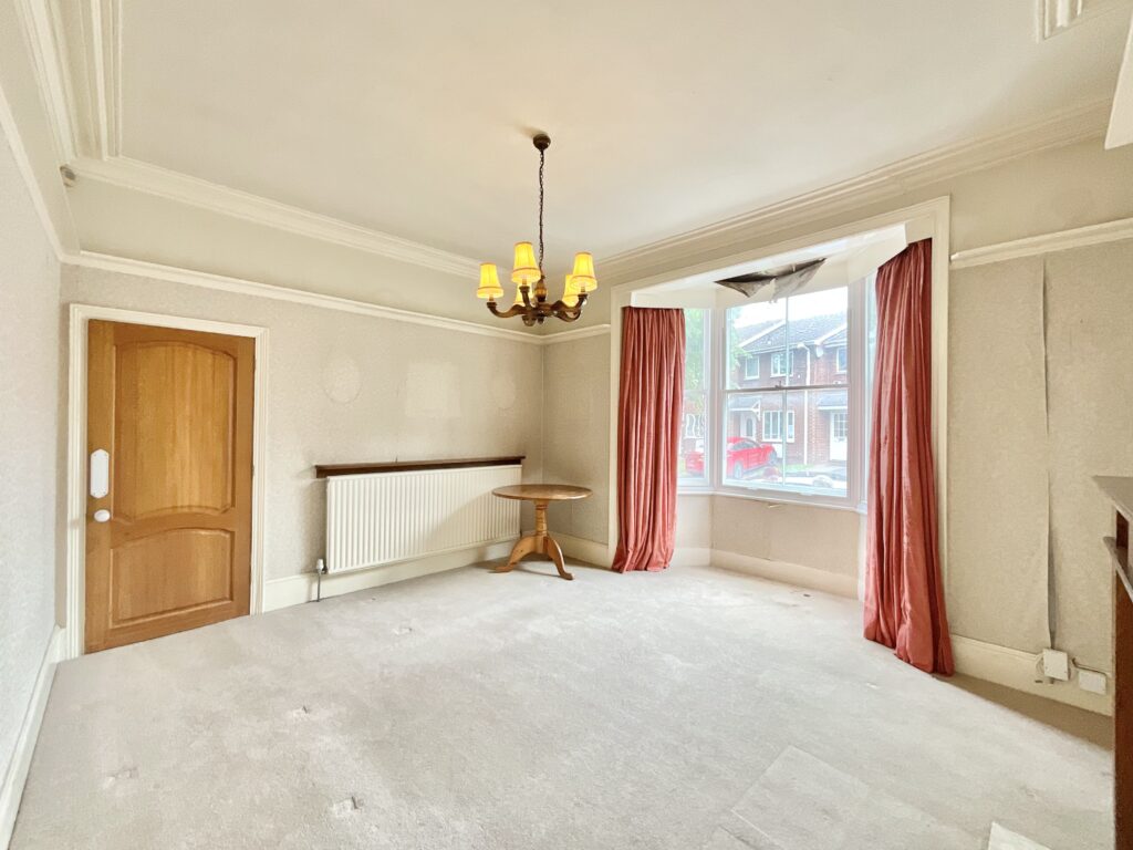 The Avenue, Stone, ST15