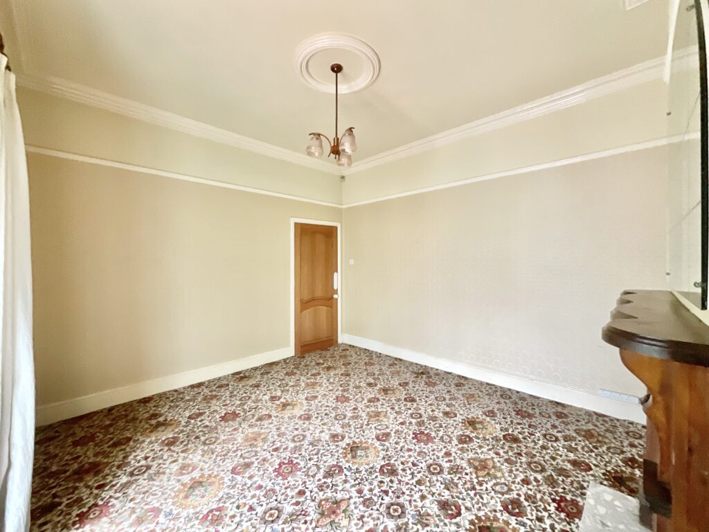 The Avenue, Stone, ST15