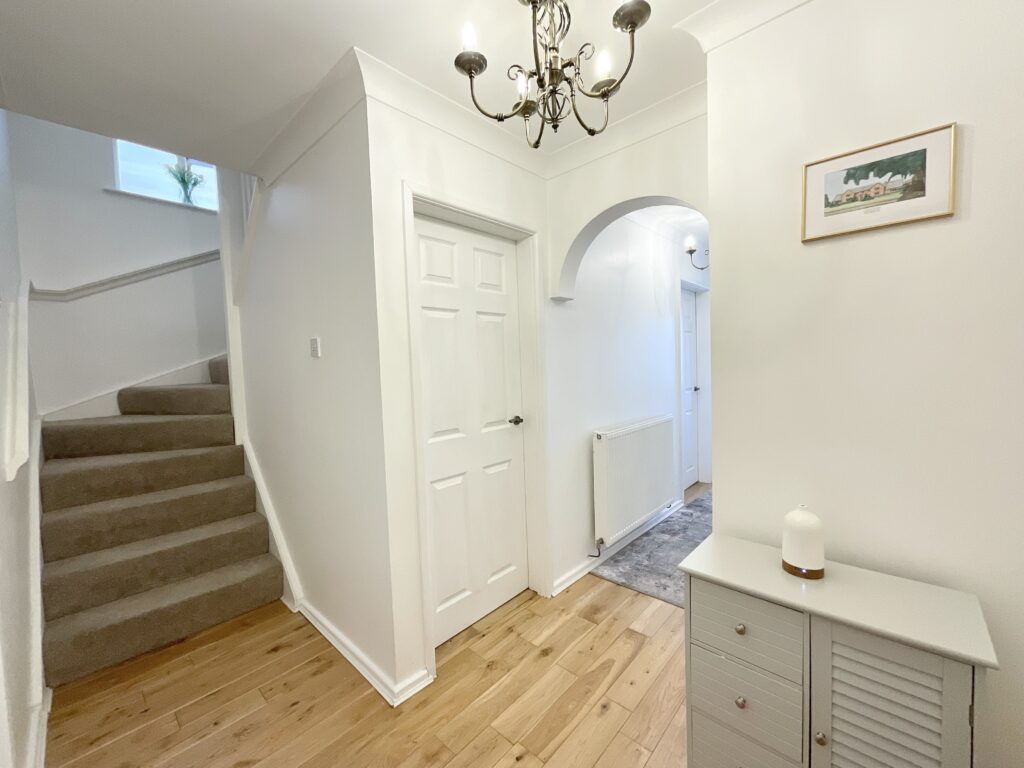 Mercer Avenue, Stone, ST15