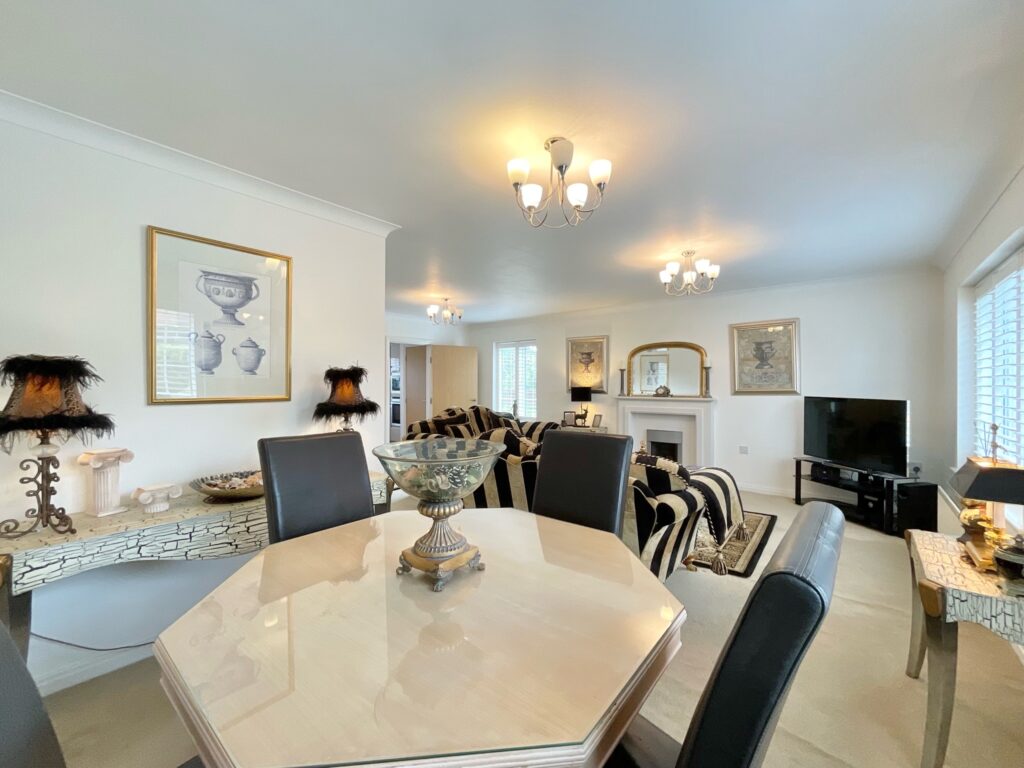 Chesterton Way, Weston, CW2