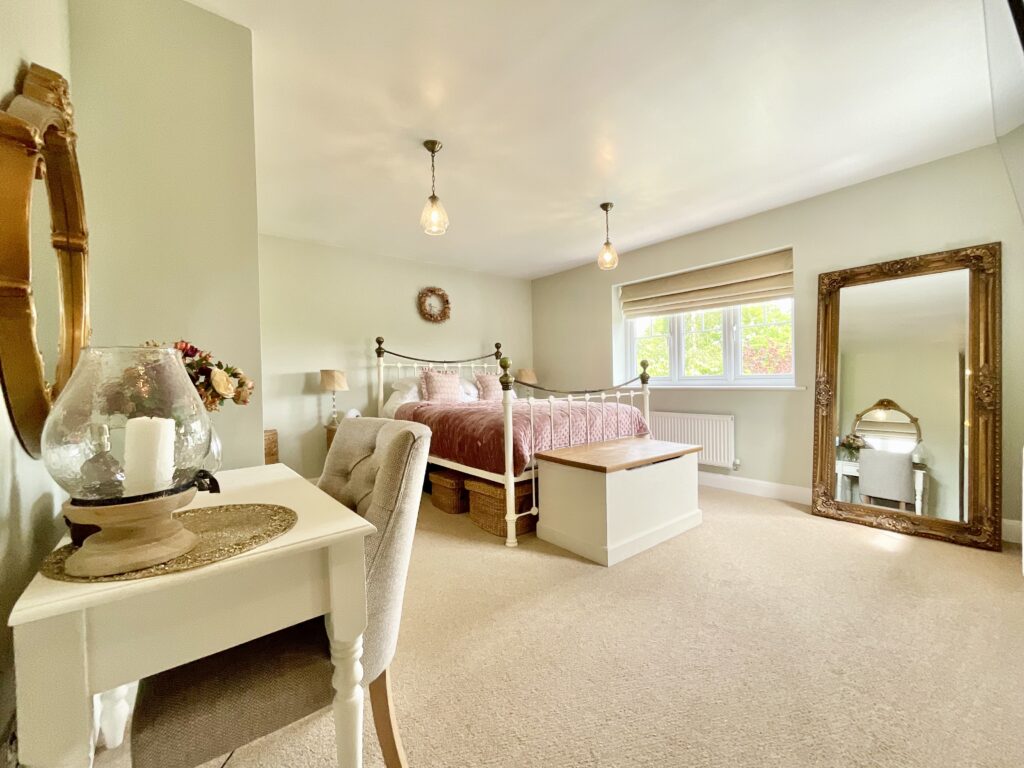 Main Road, Worleston, CW5
