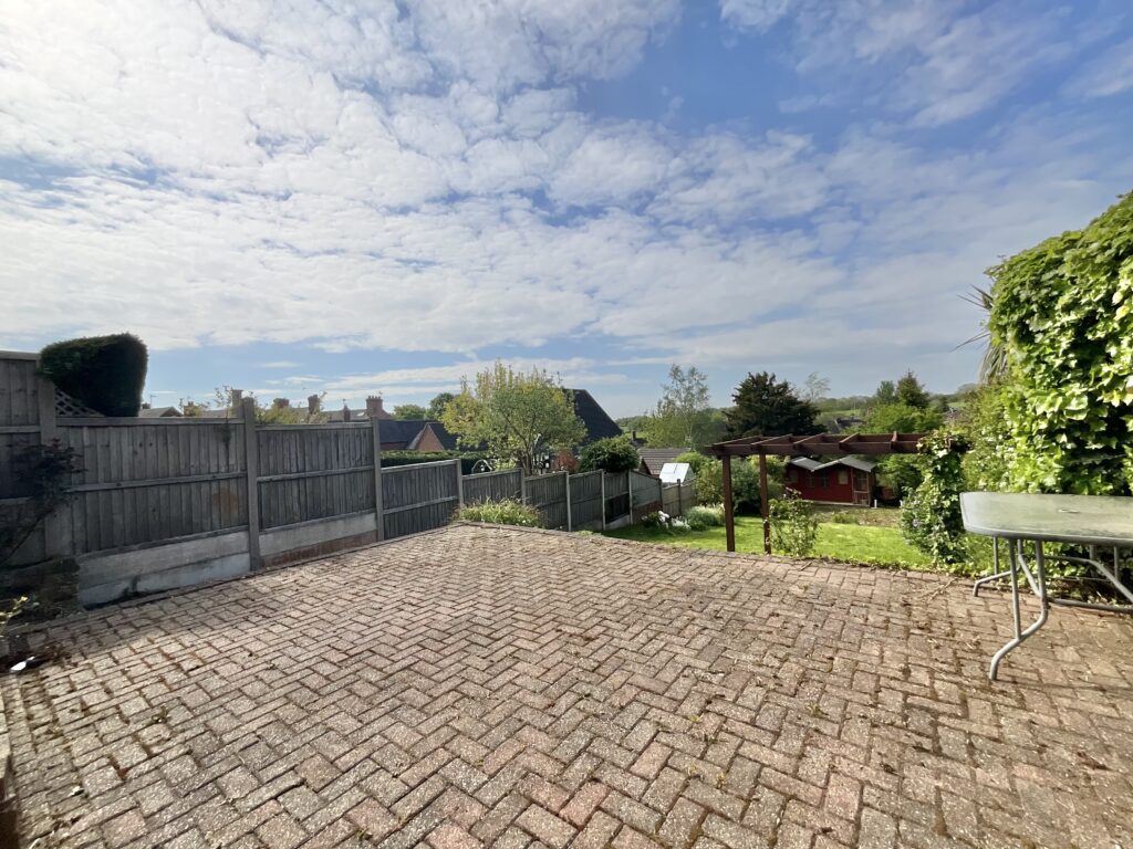 Hazles Cross Road, Kingsley, ST10