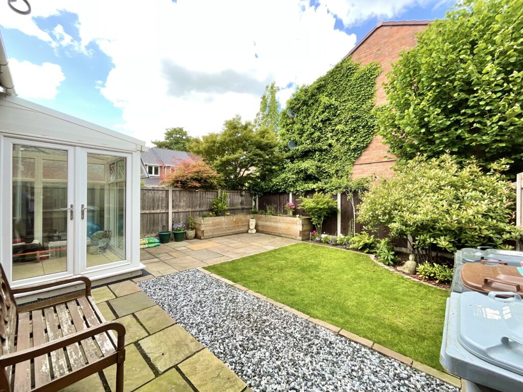 Walnut Close, Hough, CW2