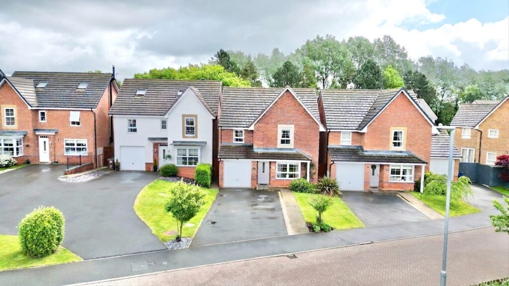 Dorney Close, Yarnfield, ST15