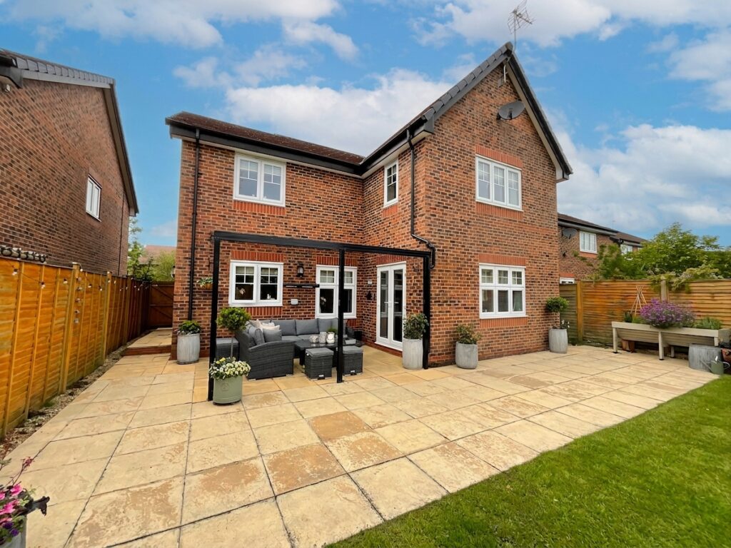 Main Road, Worleston, CW5