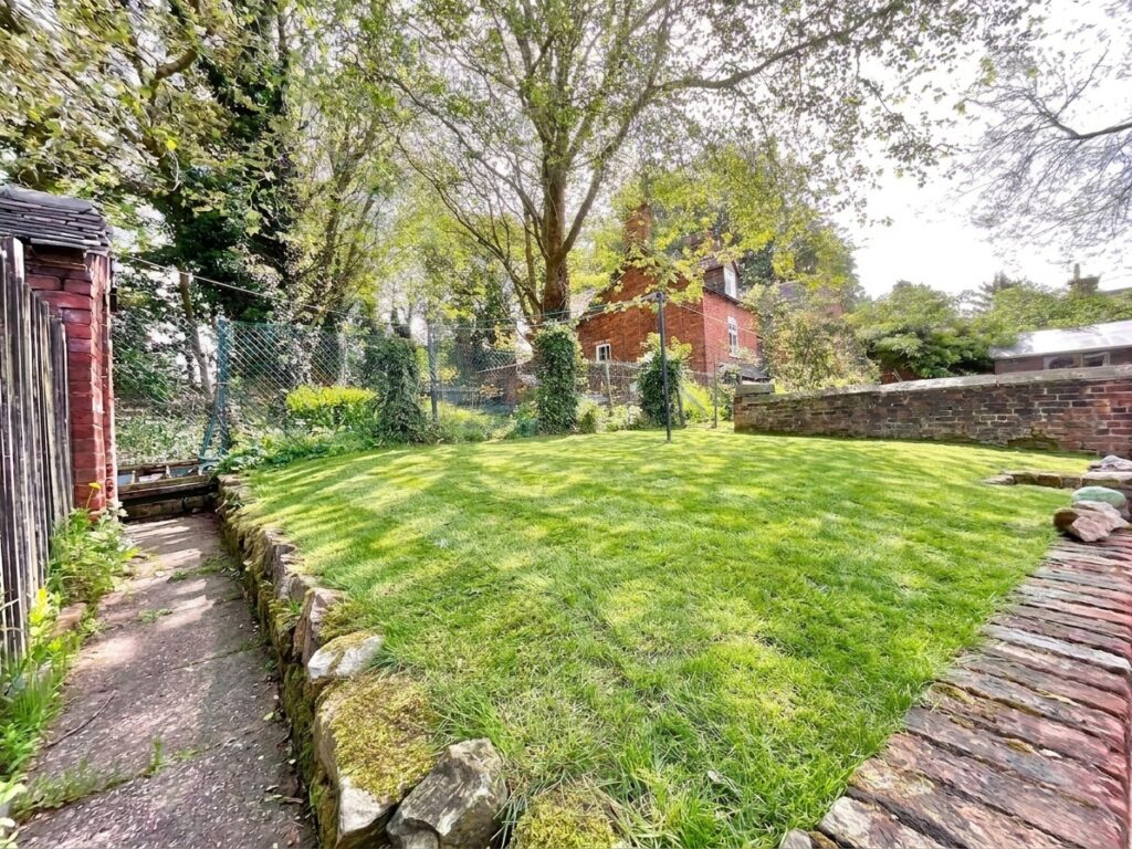 Uttoxeter Road, Tean, ST10
