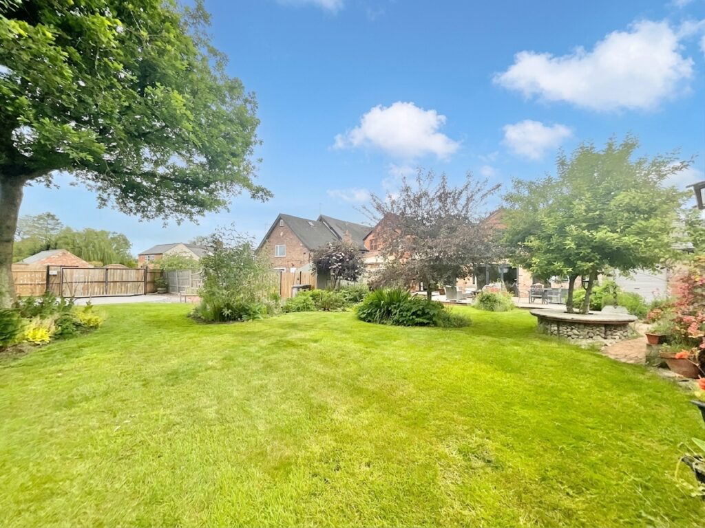 Wrexham Road, Burland, CW5