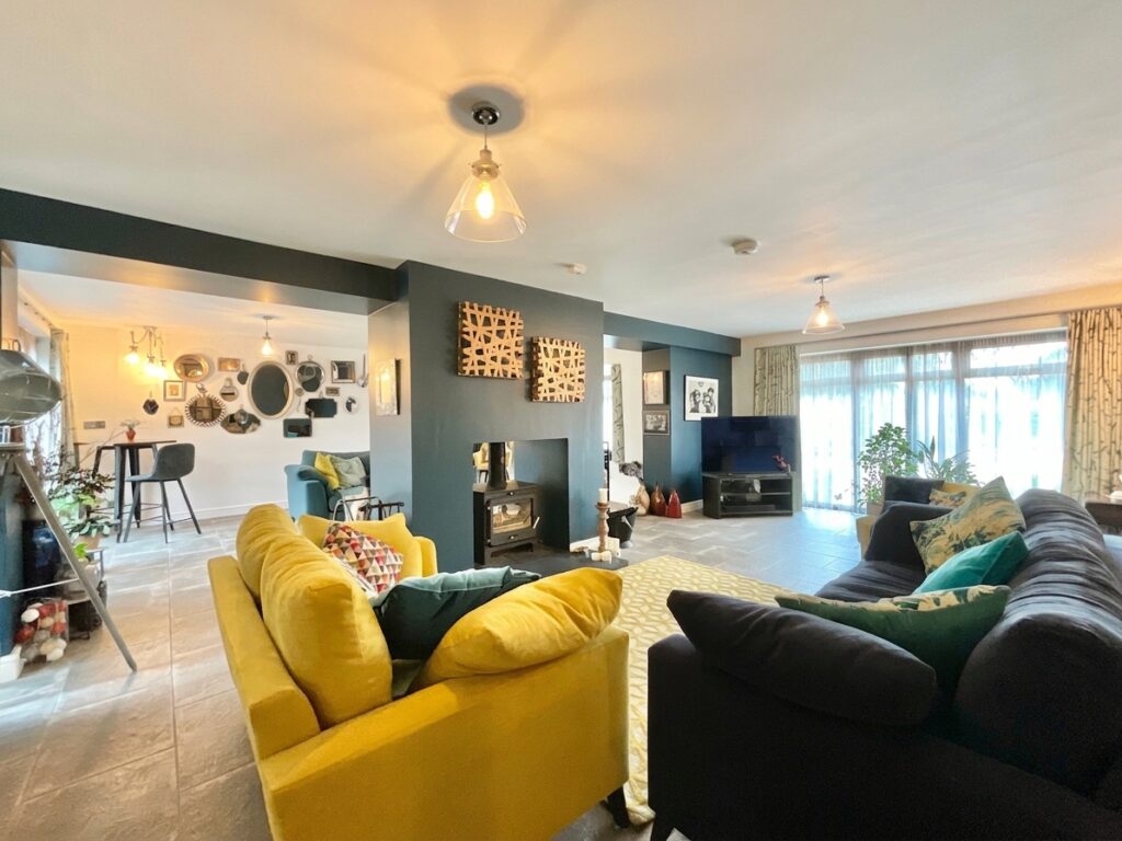 Uttoxeter Road, Stone, ST15
