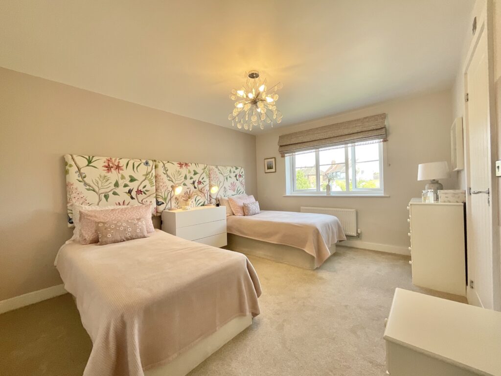 35 East Avenue, Weston, CW2 5LZ