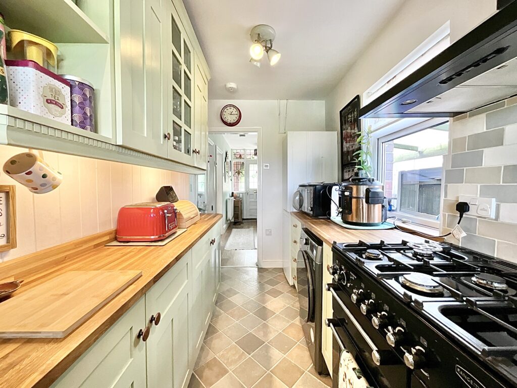 Leek Road, Cheadle, ST10