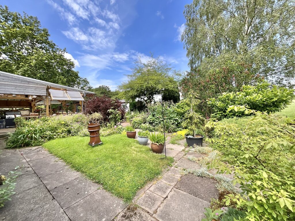 Leek Road, Cheadle, ST10