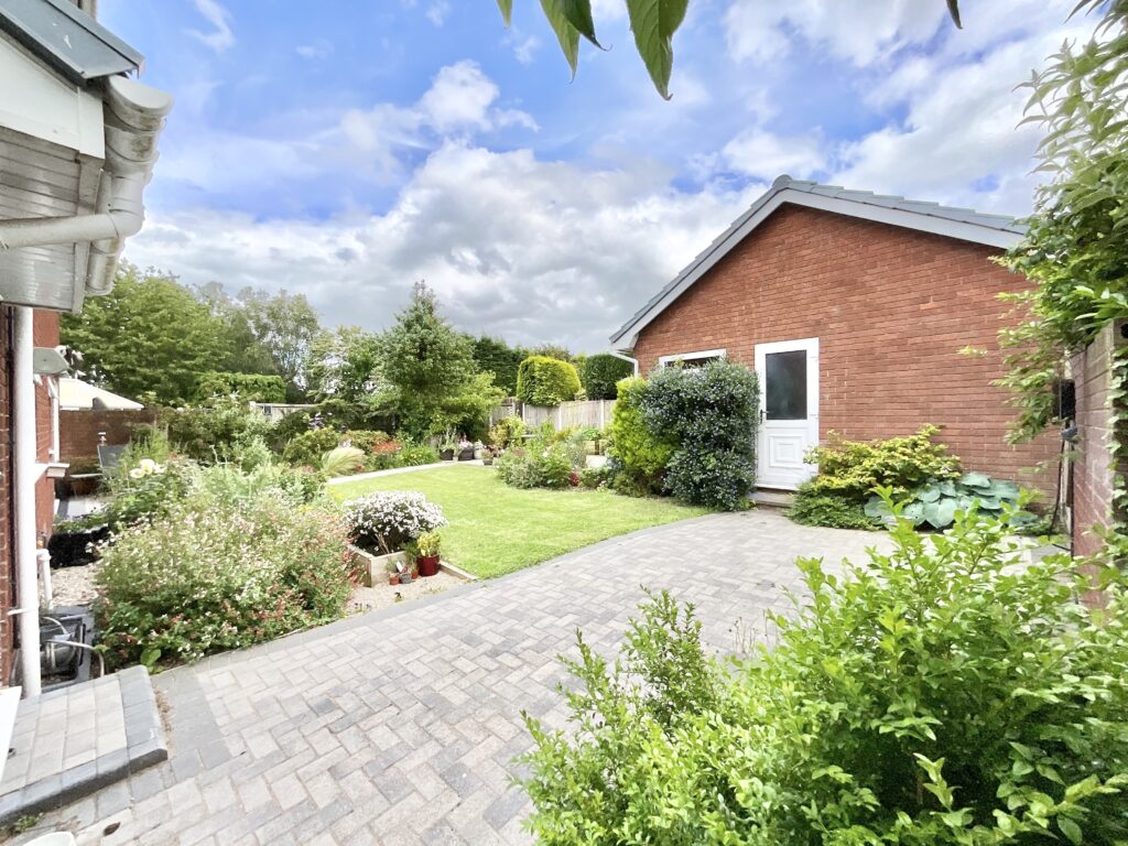 Meadow Close, Gnosall, ST20