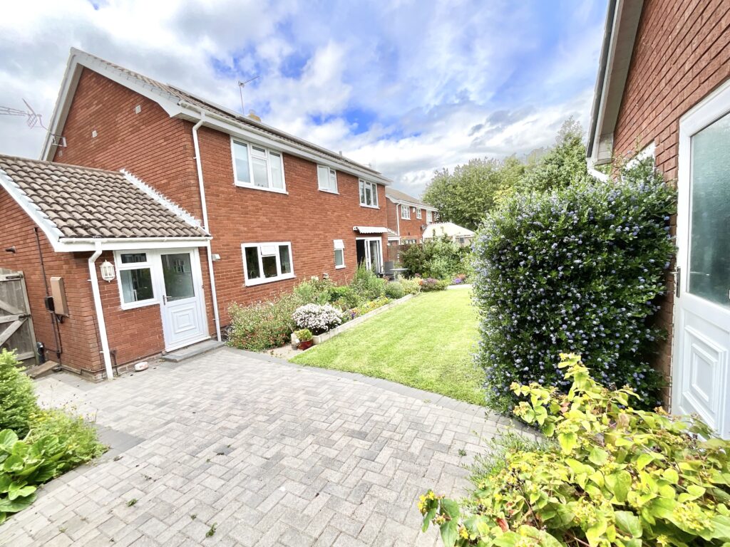 Meadow Close, Gnosall, ST20