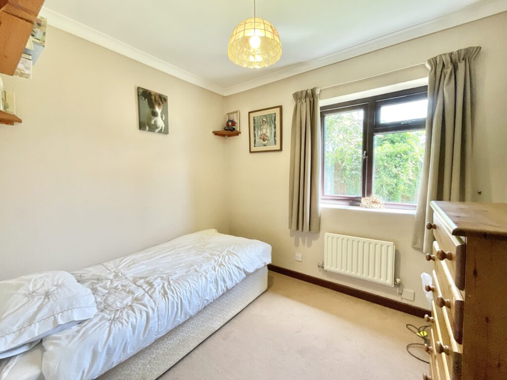 St. Johns Ave, Oulton, ST15