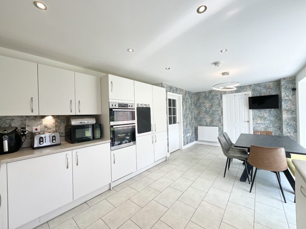 Edme Grove, Barlaston, ST12