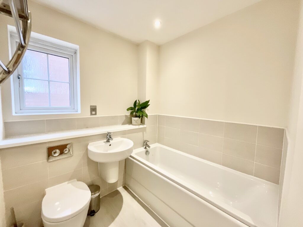 Chandlers Way, Stone, ST15