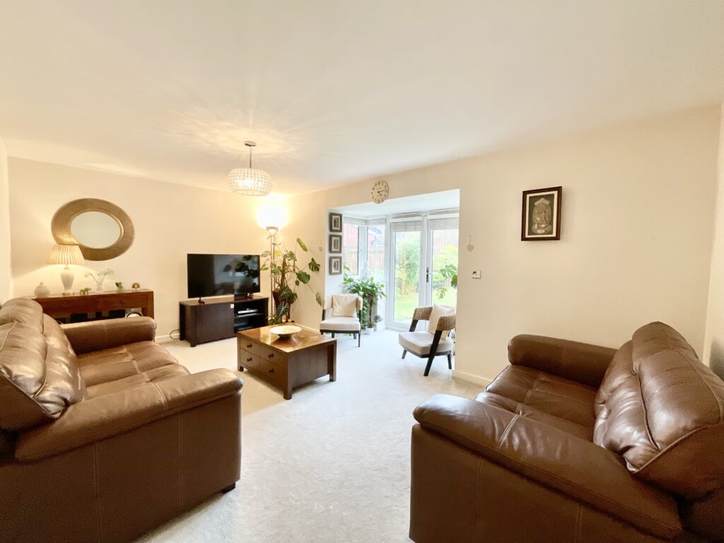 Chandlers Way, Stone, ST15