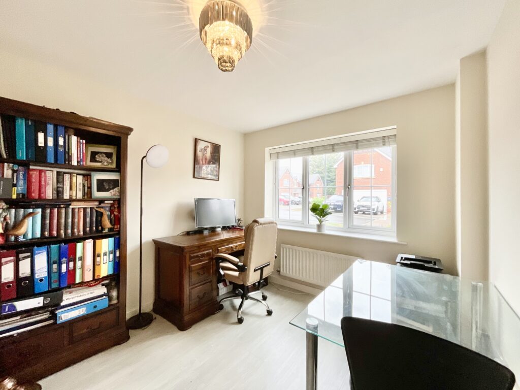 Chandlers Way, Stone, ST15