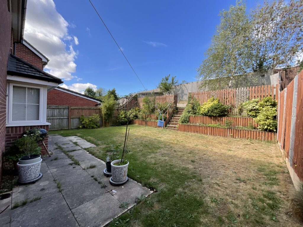 Chandlers Way, Stone, ST15