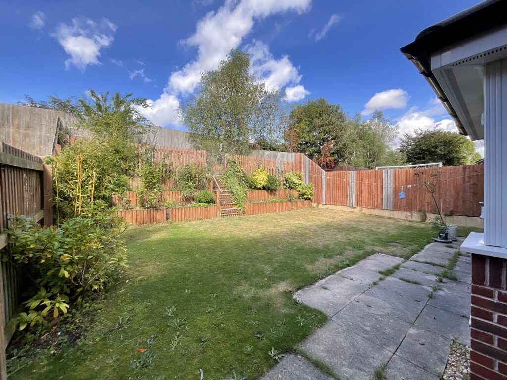 Chandlers Way, Stone, ST15