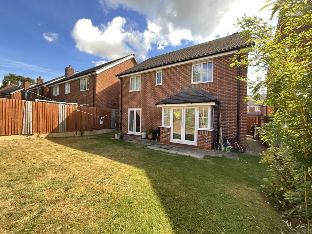 Chandlers Way, Stone, ST15