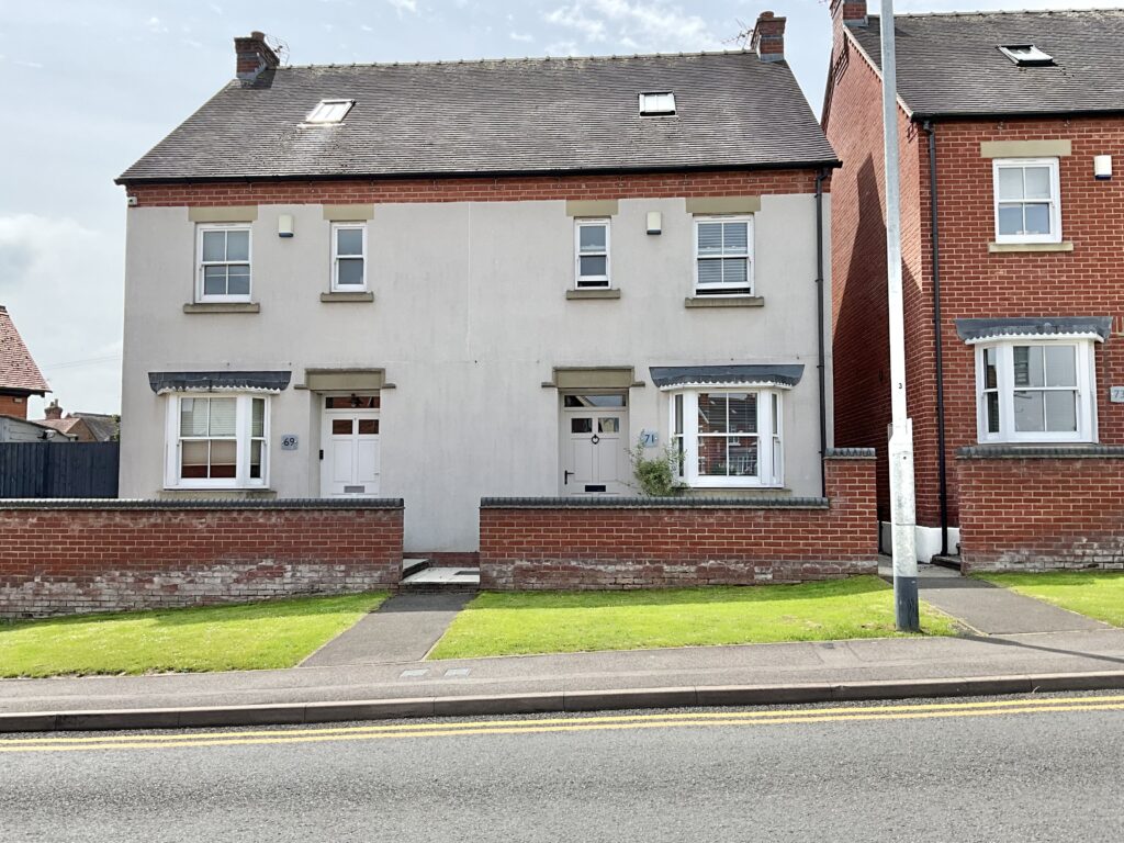 Stone Road, Uttoxeter, ST14